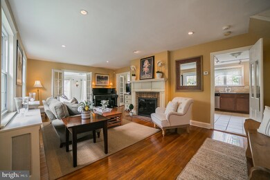 402 Maplewood Ave, Wayne, PA 19087 - photo 3