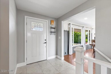 5- Entry Way