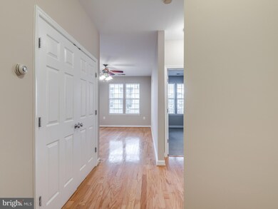 42496 Mayflower Terrace unit 203, Ashburn, VA 20148 - photo 5
