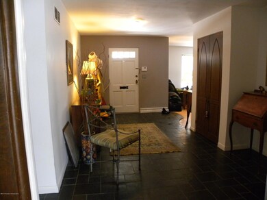 1037 N Webster Ave, Scranton, PA 18510 - photo 3