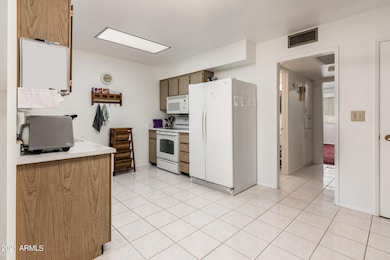 13665 N Garden Court Dr, Sun City, AZ 85351 - photo 6