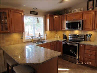 2 Greening Ln, Warwick, RI 02889 - photo 5