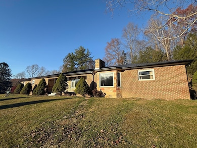 32 Penny Ln unit 32, Summersville, WV 26651 - photo 3