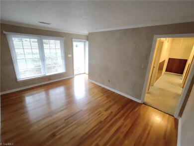 5626 Driftwood Dr, High Point, NC 27263 - photo 3