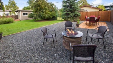 Fire Pit & Deck