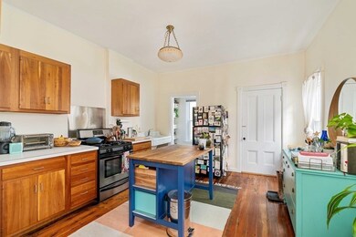 19 Howe St, Somerville, MA 02145 - photo 5