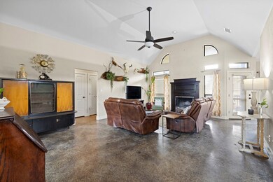 602 Persimmon Ct, Fredericksburg, TX 78624 - photo 6