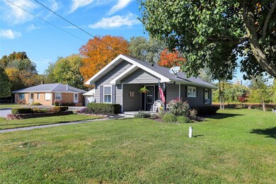 122 E Brookville Rd, Fountaintown, IN 46130 - photo 3