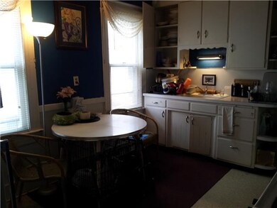 Kitchen Eat-in Kitchen in downstairs unit
