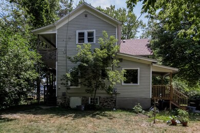 021-Rear_View-2967795-medium