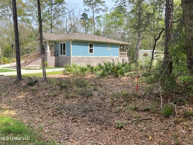 1020 Margaret St, Ocean Springs, MS 39564 - photo 3