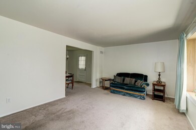 12902 Forest View Dr, Beltsville, MD 20705 - photo 5