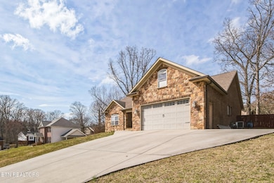 354_Meadow_Lake_Cir_Seymour_TN_37865_USA