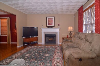 63 Laura Cir, Cranston, RI 02920 - photo 4