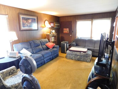 144 Birch St, Carpentersville, IL 60110 - photo 5