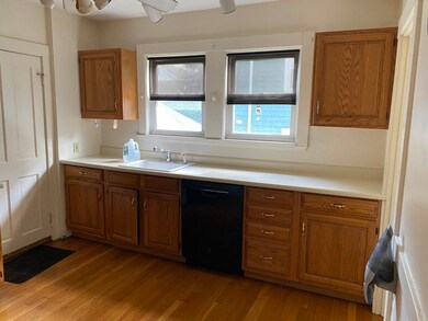 30 Menotomy Rd unit 2, Arlington, MA 02476 - photo 4