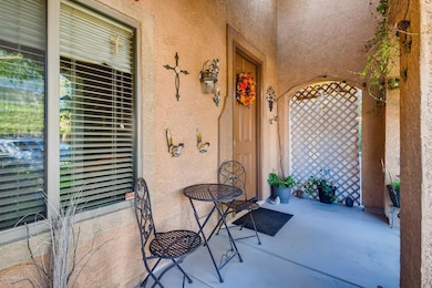 21167 E Tierra Grande Dr Queen-large-003