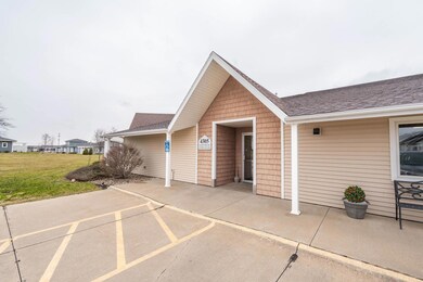 4305 Autumn Ridge Rd unit 218, Cedar Falls, IA 50613 - photo 2