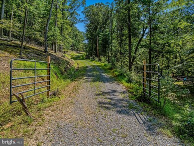 7 Miller Ln, Berkeley Springs, WV 25411 - photo 4