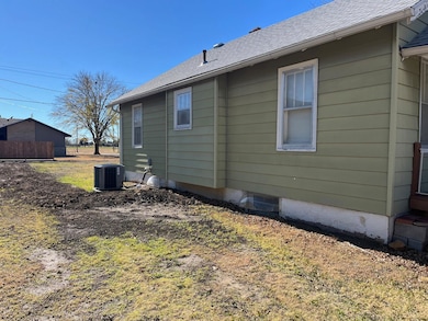 603 E 6th St, La Crosse, KS 67548 - photo 2