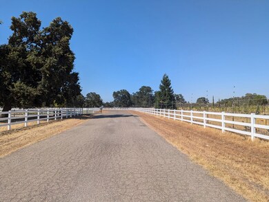 12060 Lazy Ln, Red Bluff, CA 96080 - photo 4