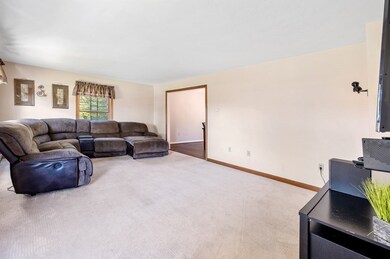 8 Hyde St, Worcester, MA 01606 - photo 3