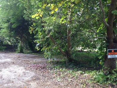 1086 Michigan Ave, Naples, FL 34103 - photo 2