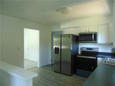 1034 Luster Ln, Des Moines, IA 50315 - photo 6