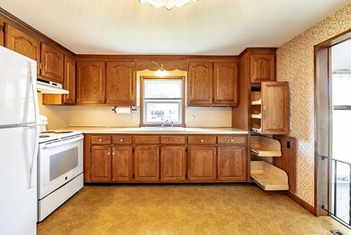 38 Calvin Cir, West Springfield, MA 01089 - photo 6