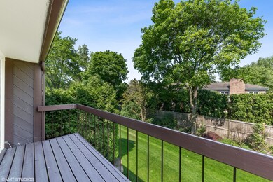 1537 Winnetka Rd unit 1537, Glenview, IL 60025 - photo 4