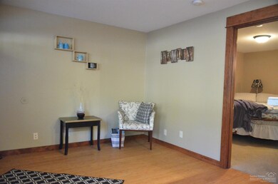 1010 NW Roanoke Ave, Bend, OR 97701 - photo 3