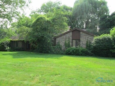 2315 Applewood Dr, Toledo, OH 43615 - photo 2