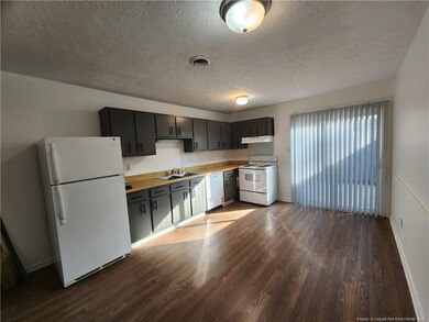 1433 Artesian Ct, Fayetteville, NC 28304 - photo 4