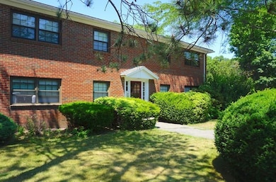 84 Renwick Rd unit B, Wakefield, MA 01880 - photo 2