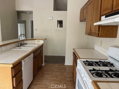 12374 Chuckwalla Ln, Victorville, CA 92395 - photo 6