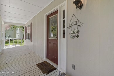 437 Edgewood Cir-05863