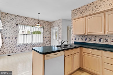 6226 Charing Cross, Mechanicsburg, PA 17050 - photo 6