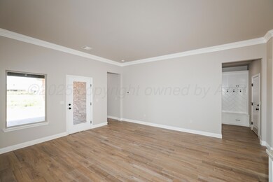 8-Dining Area