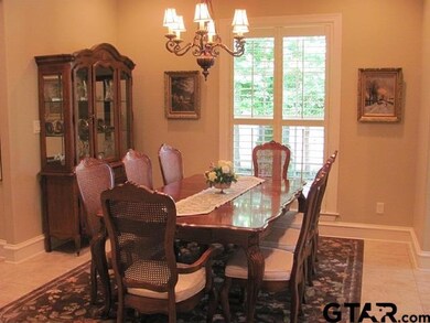 1108 Laurelwood Dr, Tyler, TX 75703 - photo 7