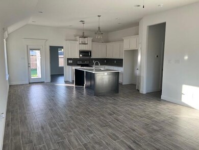 117 Clover Cir, Weatherford, TX 76086 - photo 2