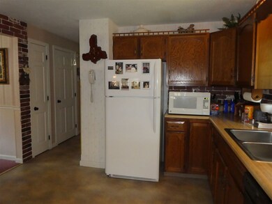 205 Concord St, Nashua, NH 03064 - photo 4