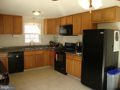 6036 Loriella Park Dr, Fredericksburg, VA 22407 - photo 4