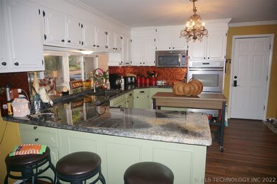 405 W Lookout St, Henryetta, OK 74437 - photo 7