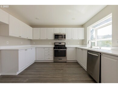 13968 SE 153rd Dr, Clackamas, OR 97015 - photo 4