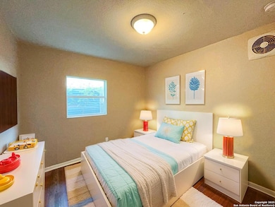 378 E Petaluma Blvd unit B, San Antonio, TX 78221 - photo 5