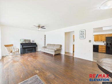 618 Montana Ave, Basin, WY 82410 - photo 2