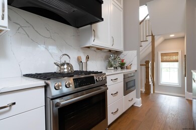 17 Cherry St, Saratoga Springs, NY 12866 - photo 6