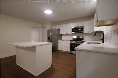 726 Chappell Rd, Charleston, WV 25304 - photo 4