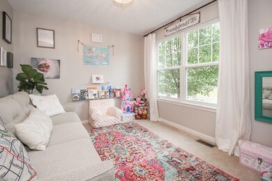 The sitting room/study could also work as an offic