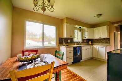 2959 Pleasant Grove Rd, Lansing, MI 48910 - photo 5